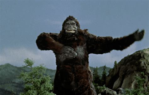 chest gif|king kong beating chest gif.